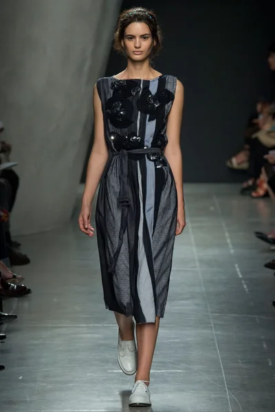 Look 19